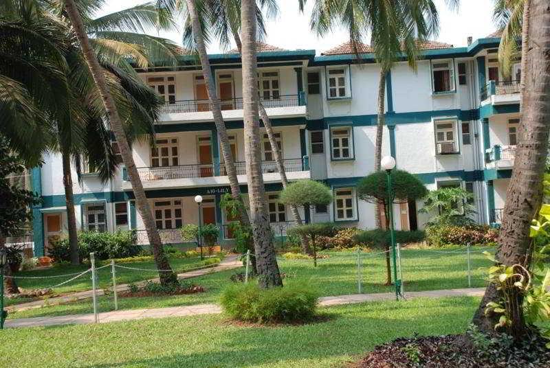 Dona Alcina Resorts Кандолим Экстерьер фото
