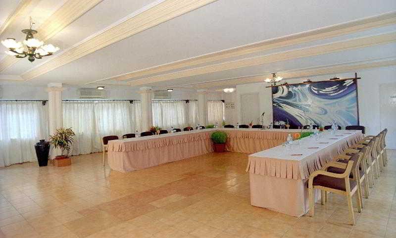 Dona Alcina Resorts Кандолим Экстерьер фото